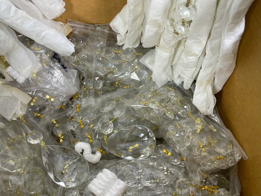 Box Full Of Crystal Chandelier Strands Of Various Sizes - See Photos [Photo 6]