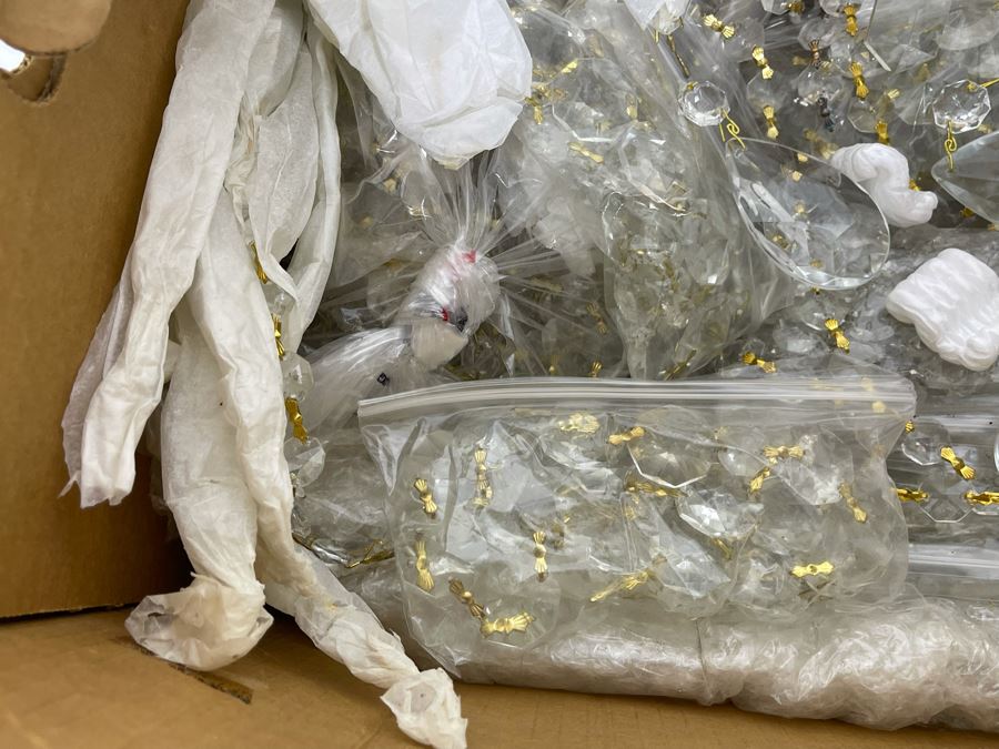 Box Full Of Crystal Chandelier Strands Of Various Sizes - See Photos [Photo 4]