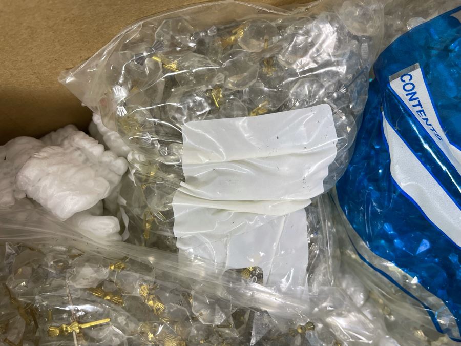 Box Full Of Crystal Chandelier Strands Of Various Sizes - See Photos [Photo 8]