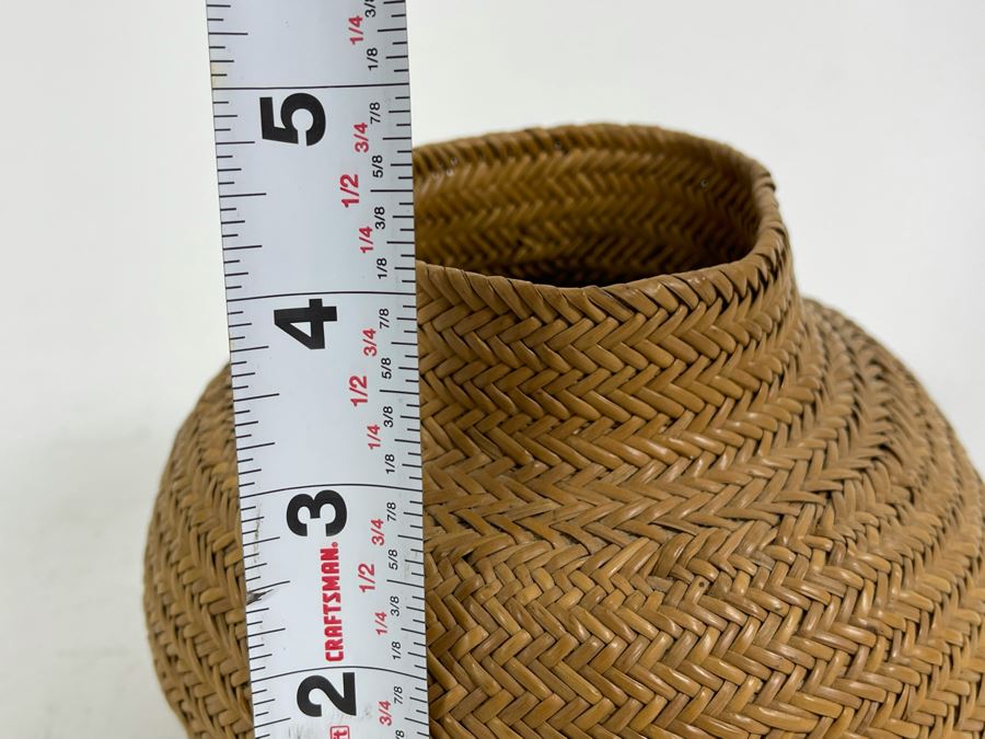 Small Handwoven Basket 6.5W X 4H [Photo 6]
