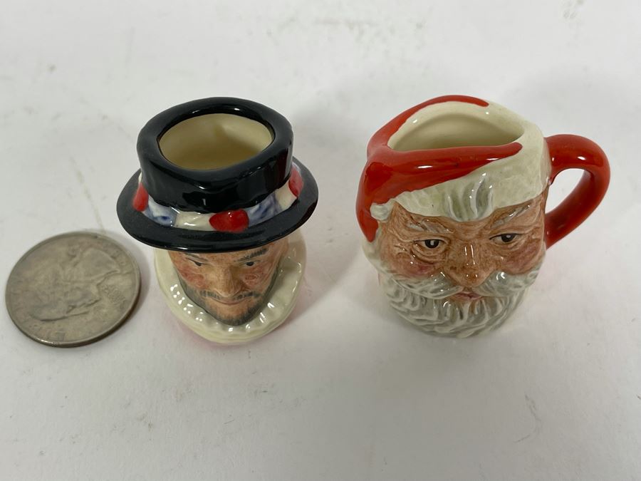 Royal Doulton Miniature Beefeater D6806 Exclusively For RDICC And Santa Claus D6950 Commissioned By Seaway China 1.5H [Photo 4]