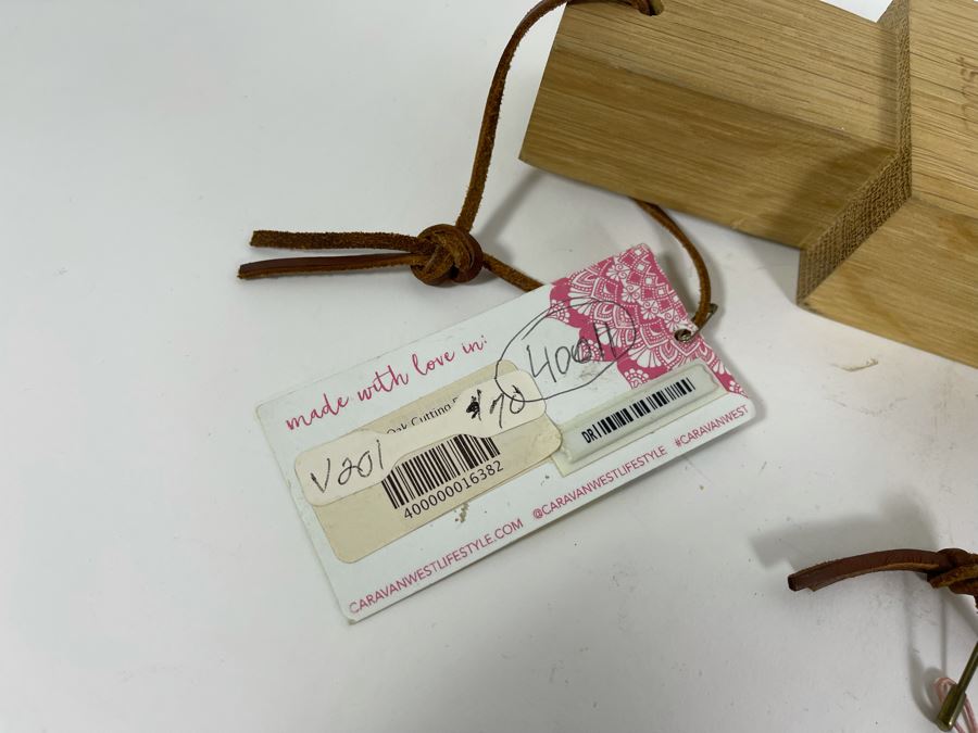 Pair Of White Oak Plank Cutting Boards Retails $110 [Photo 6]