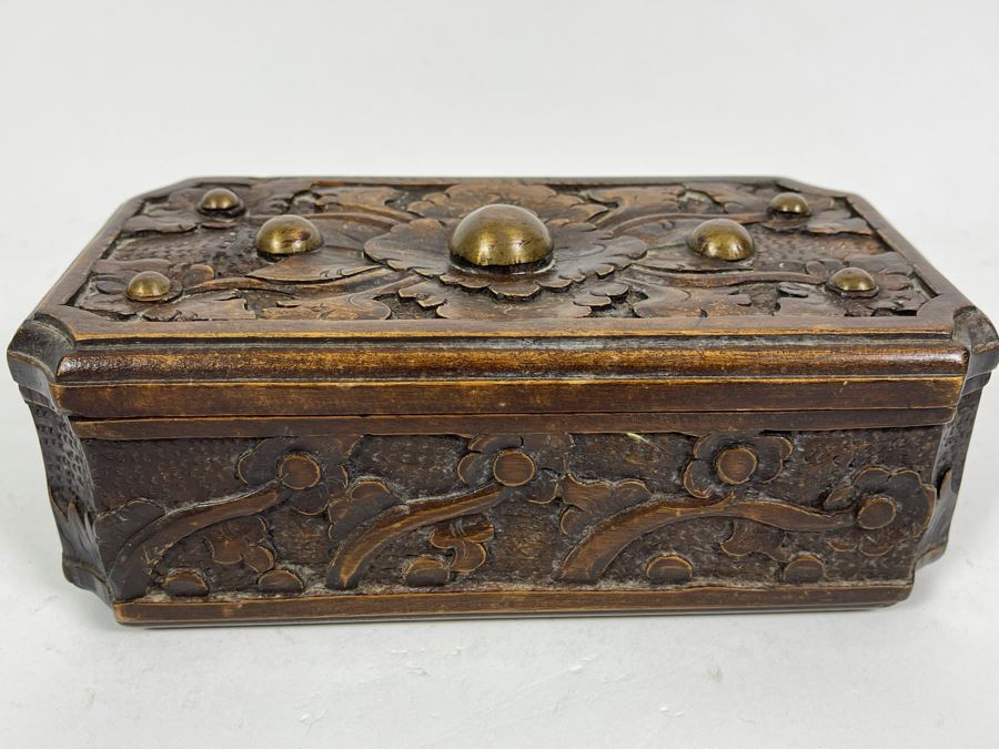 Vintage Carved Wooden Hinged Box 8W X 4.5D X 3H