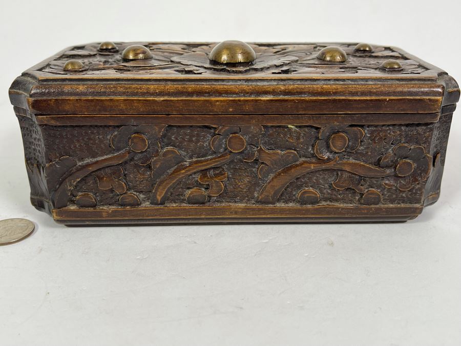 Vintage Carved Wooden Hinged Box 8W X 4.5D X 3H [Photo 7]