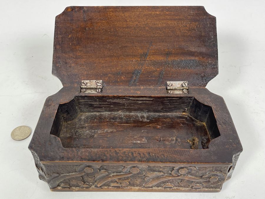 Vintage Carved Wooden Hinged Box 8W X 4.5D X 3H [Photo 11]