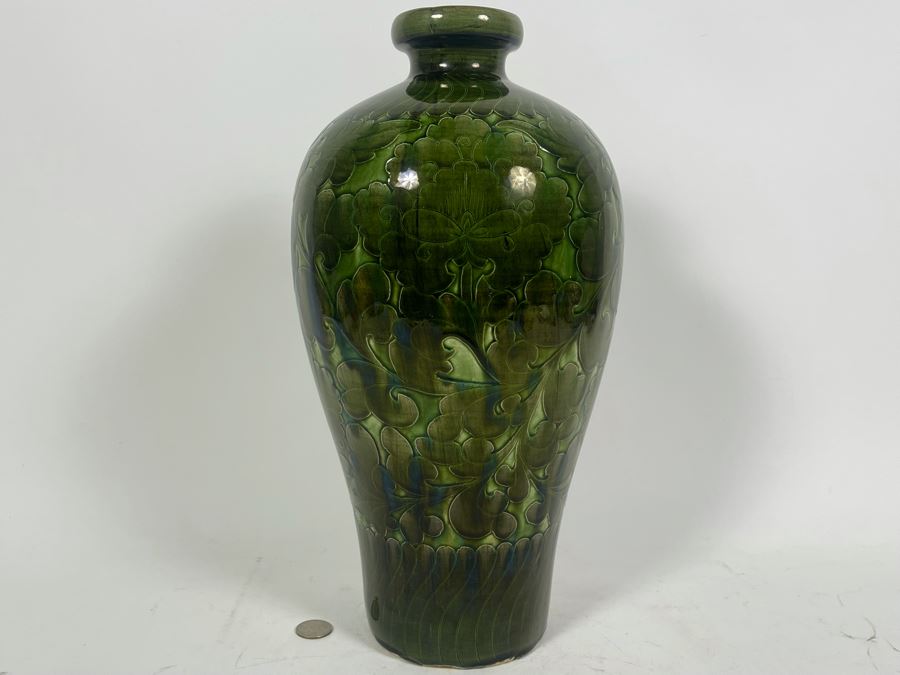 Republic Of China 15.5' Chinese Carved Green Porcelain Vase Yung Sheng [Photo 2]