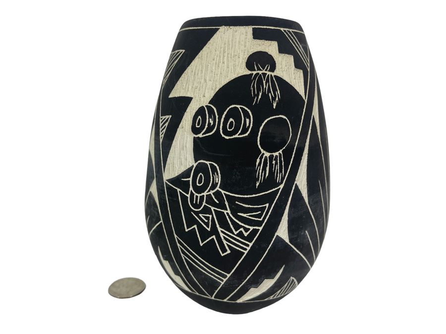 Native American Signed A. C. (Alisha Chino) Pottery Vase Acoma New Mexico 7H
