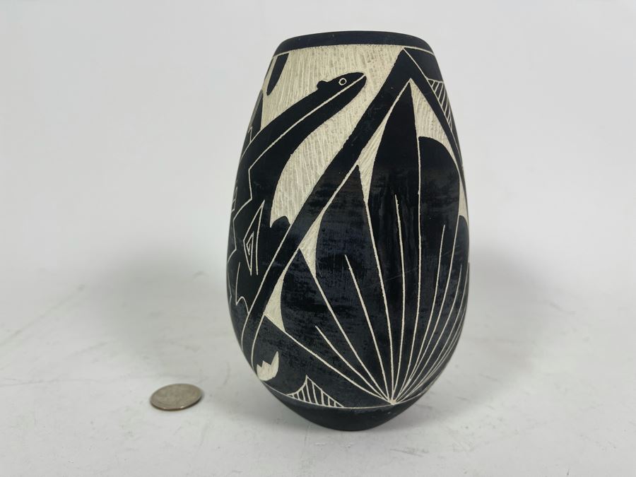 Native American Signed A. C. (Alisha Chino) Pottery Vase Acoma New Mexico 7H [Photo 6]