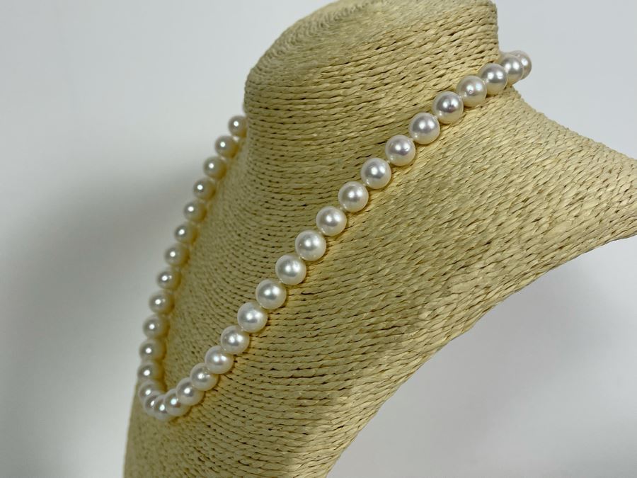 19' Strand Freshwater Cultured 9mm Pearls With 14K Gold Clasp [Photo 7]