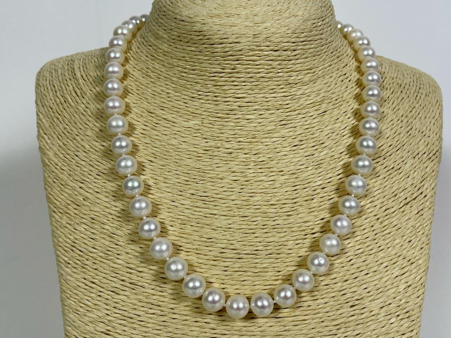 19' Strand Freshwater Cultured 9mm Pearls With 14K Gold Clasp [Photo 4]