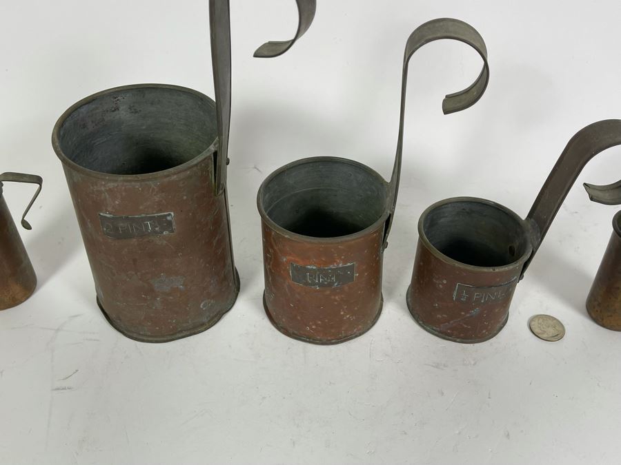 Vintage Copper Measuring Cups With Handles Titled 2 Pint, 1 Pint, 1/2 Pint [Photo 7]
