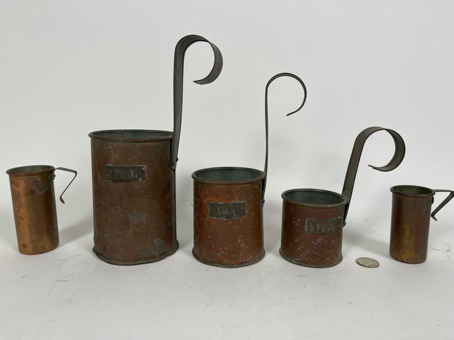 Vintage Copper Measuring Cups With Handles Titled 2 Pint, 1 Pint, 1/2 Pint [Photo 3]