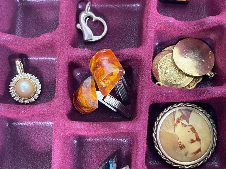 Collection Of Various Vintage Costume Jewelry Including Monet & Christian Dior - See Photos - Watch Is Not Authentic [Photo 12]