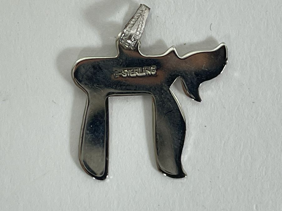 Sterling Silver Inlaid Stone Earrings, Sterling Silver Trifari Eagle Pin And Sterling Silver Chai Pendant 16g Total Weight [Photo 5]