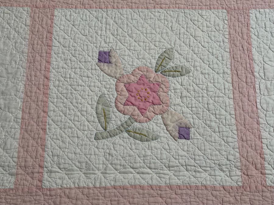 Vintage Handmade Quilt 74 X 74 [Photo 4]