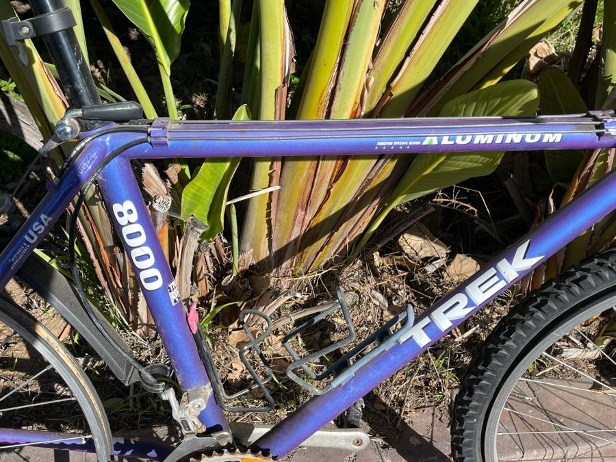 TREK 8000 Aluminum Frame Mountain Bike - Needs Rear Tire [Photo 3]