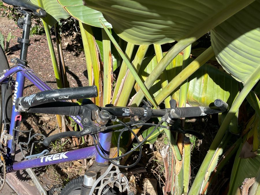 TREK 8000 Aluminum Frame Mountain Bike - Needs Rear Tire [Photo 8]