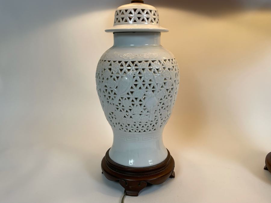 Pair Of White Chinoiserie Table Lamps 29H [Photo 3]