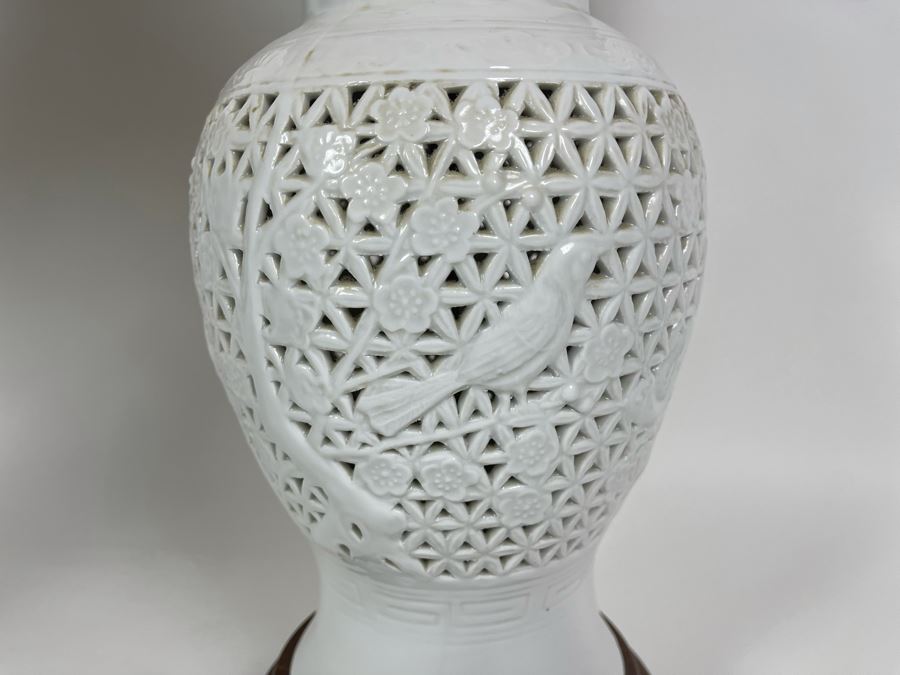 Pair Of White Chinoiserie Table Lamps 29H [Photo 7]