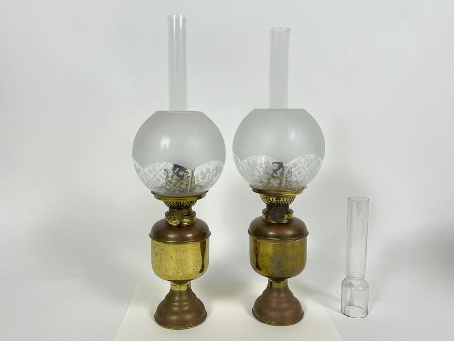 Pair Of Vintage Kosmos Brenner Brass Oil Lamps Lanterns With Glass Hurricanes 16H [Photo 2]