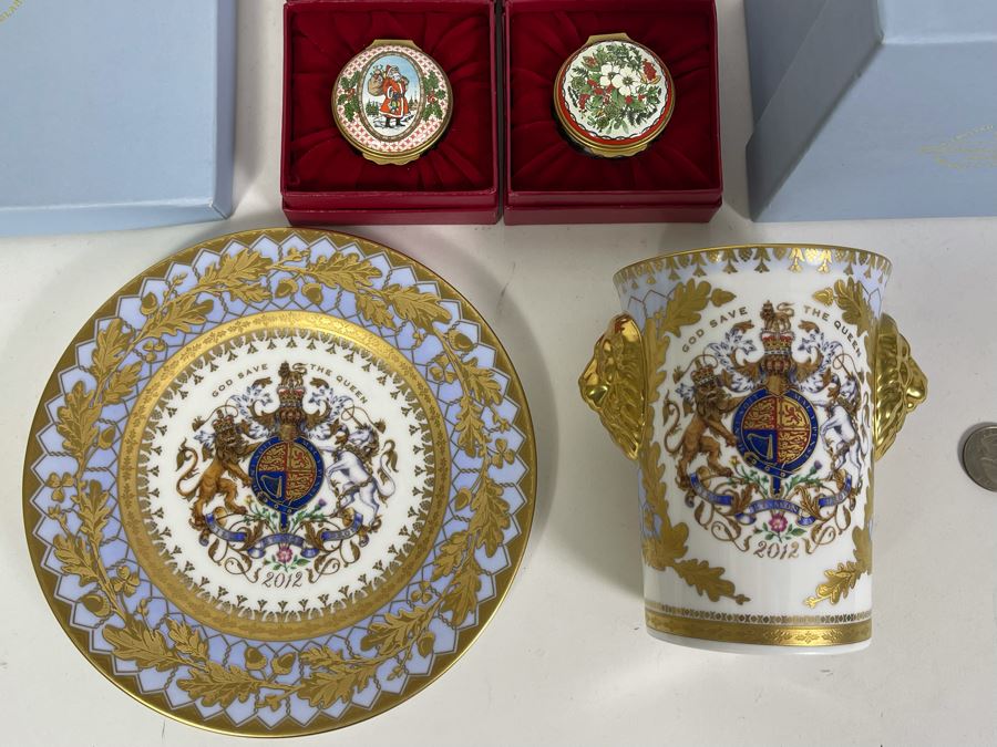 Pair Of Halcyon Days Christmas Boxes With Original Boxes From 1983 & 1984 Plus Buckingham Palace Diamond Jubilee English Cup And Plate From 2012 With Original Boxes [Photo 3]