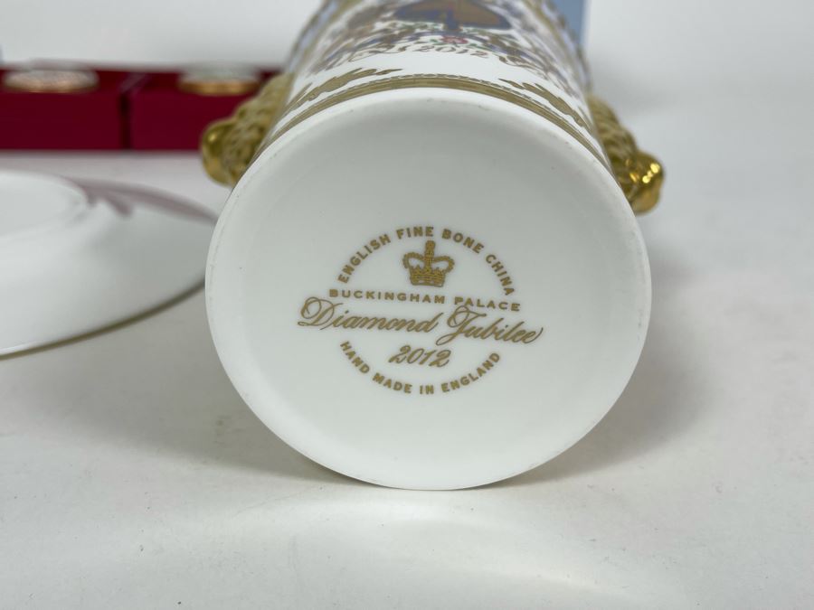 Pair Of Halcyon Days Christmas Boxes With Original Boxes From 1983 & 1984 Plus Buckingham Palace Diamond Jubilee English Cup And Plate From 2012 With Original Boxes [Photo 14]
