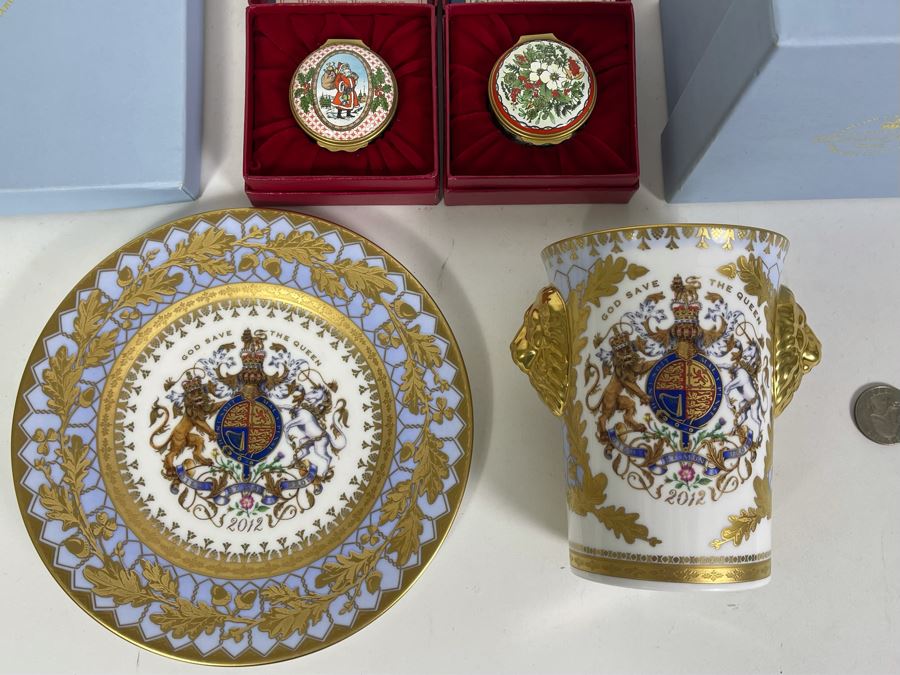 Pair Of Halcyon Days Christmas Boxes With Original Boxes From 1983 & 1984 Plus Buckingham Palace Diamond Jubilee English Cup And Plate From 2012 With Original Boxes [Photo 2]