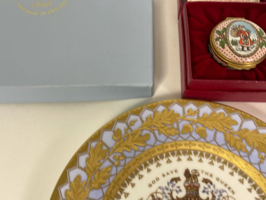 Pair Of Halcyon Days Christmas Boxes With Original Boxes From 1983 & 1984 Plus Buckingham Palace Diamond Jubilee English Cup And Plate From 2012 With Original Boxes [Photo 11]