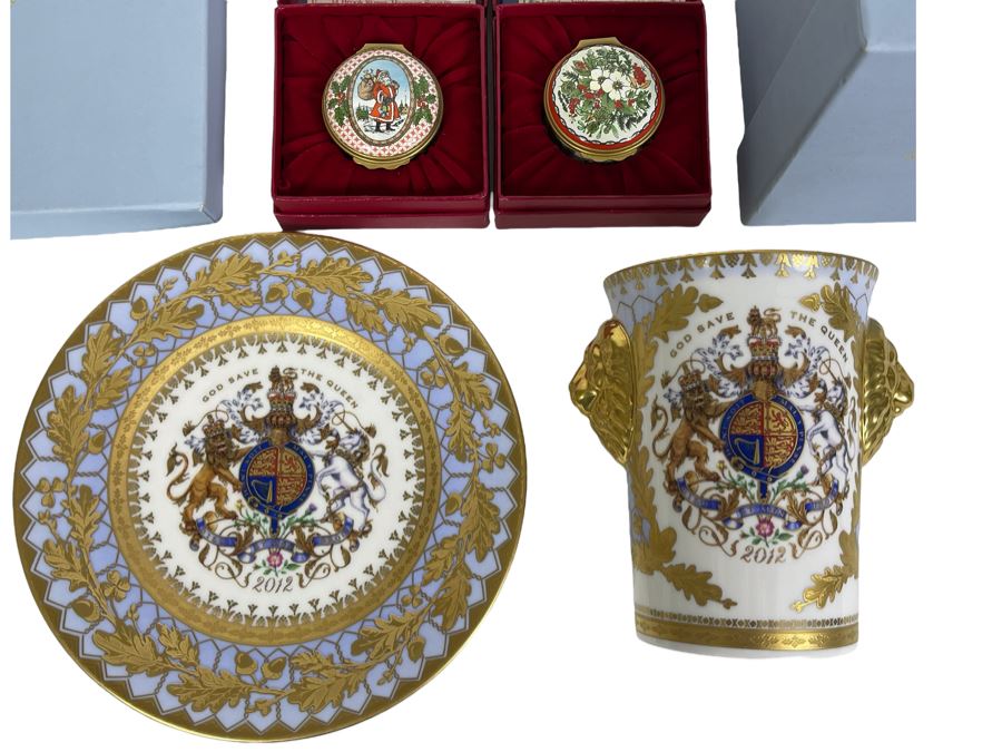 Pair Of Halcyon Days Christmas Boxes With Original Boxes From 1983 & 1984 Plus Buckingham Palace Diamond Jubilee English Cup And Plate From 2012 With Original Boxes [Photo 1]