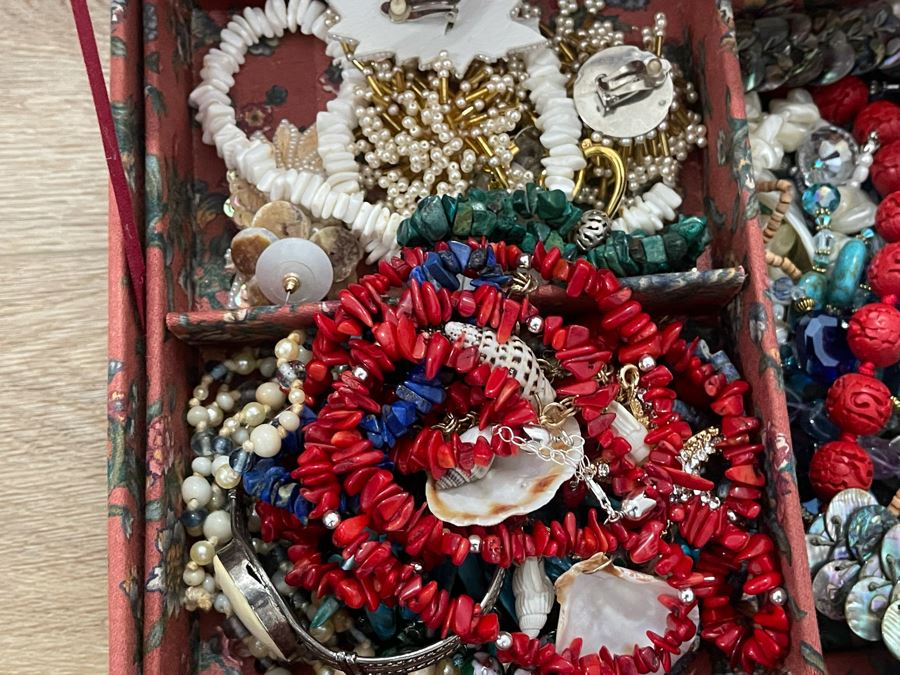 Costume Jewelry Lot - See Photos [Photo 12]