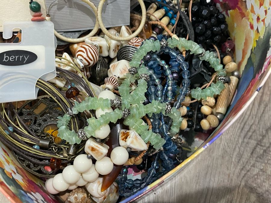 Costume Jewelry Lot - See Photos [Photo 19]