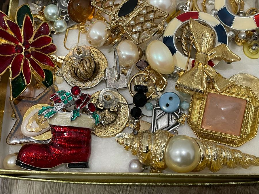 Costume Jewelry Lot - See Photos [Photo 20]