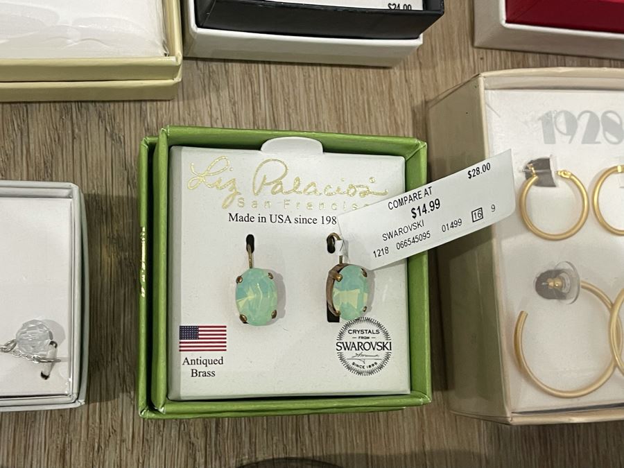 Costume Jewelry Lot - See Photos [Photo 6]