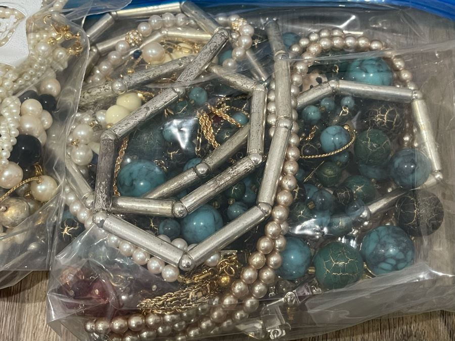 Costume Jewelry Lot - See Photos [Photo 15]