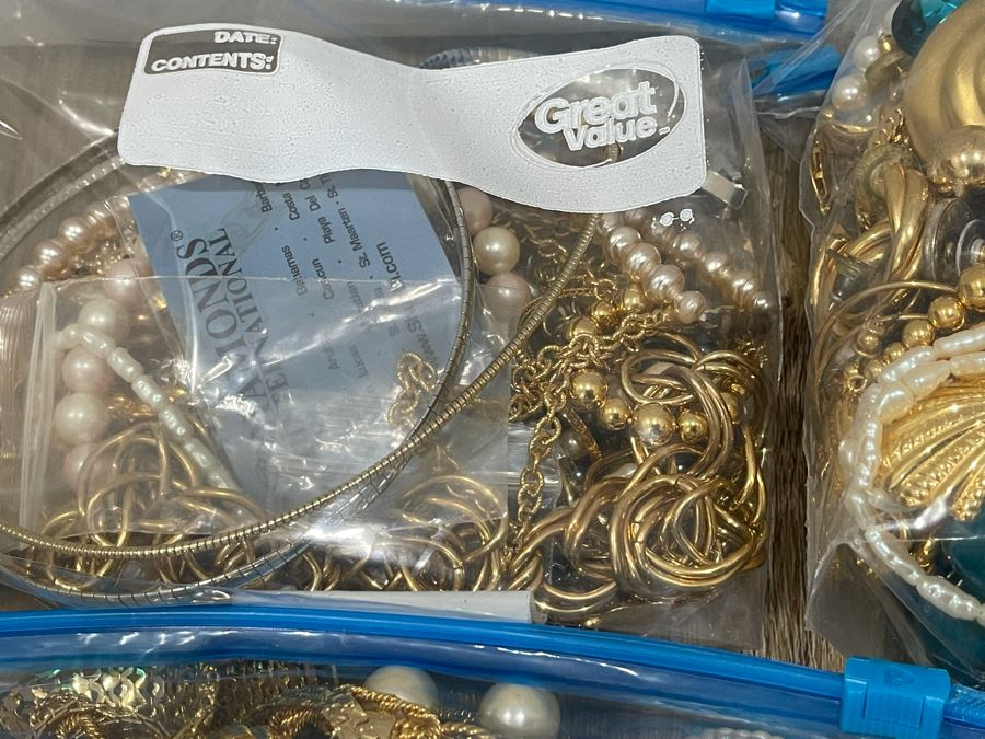 Costume Jewelry Lot - See Photos [Photo 12]