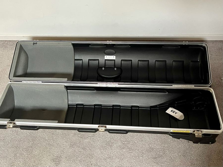 hard-shell-skb-golf-travel-case-with-casters-and-keys-52l