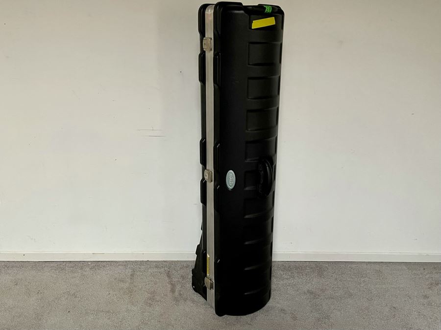 Hard Shell SKB Golf Travel Case With Casters And Keys 52L [Photo 2]