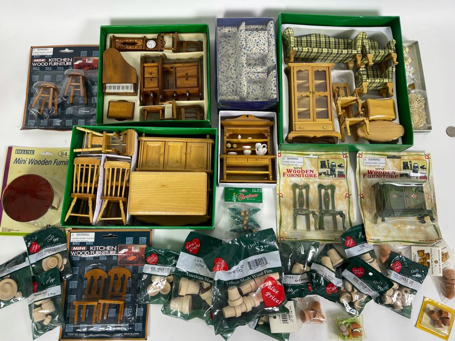 Lot Of Wooden Doll Furniture [Photo 2]