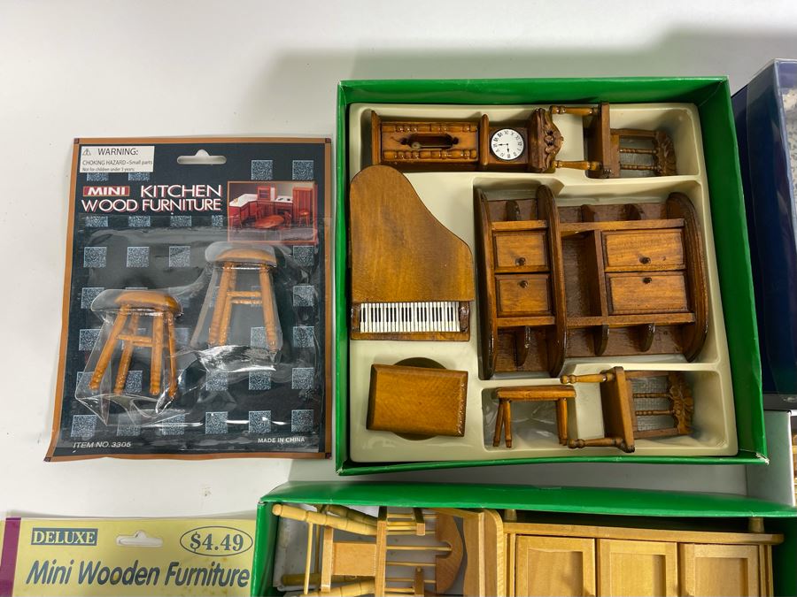 Lot Of Wooden Doll Furniture [Photo 12]