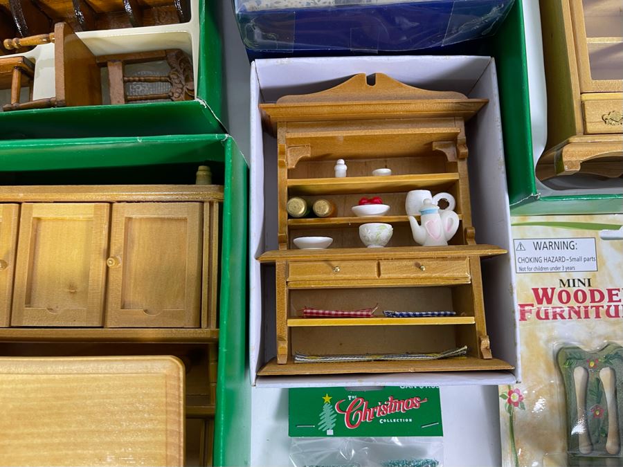 Lot Of Wooden Doll Furniture [Photo 6]