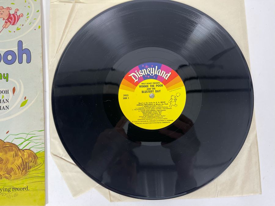 Vintage Disneyland Record Walt Disney Presents Winnie The Pooh And The Blustery Day With Illustrated Book [Photo 3]