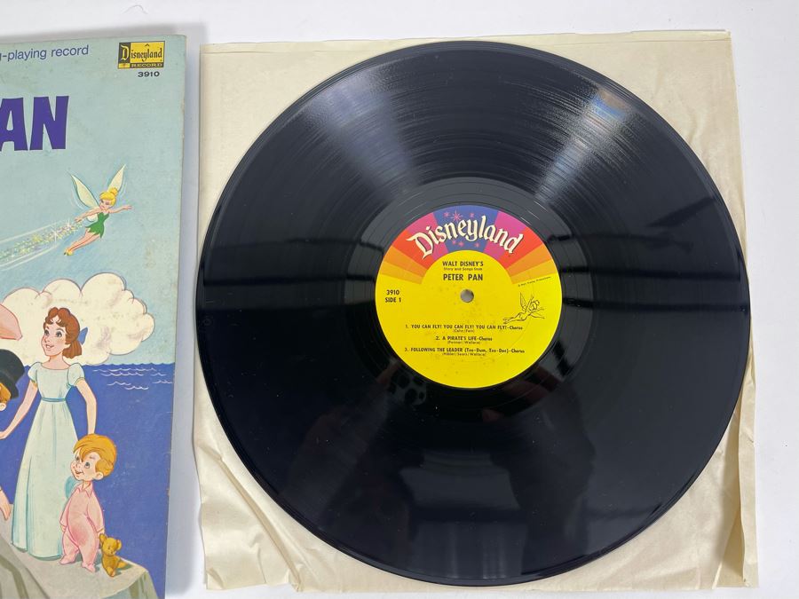 Vintage Disneyland Record Walt Disney Story and Songs From Peter Pan With Illustrated Book [Photo 3]