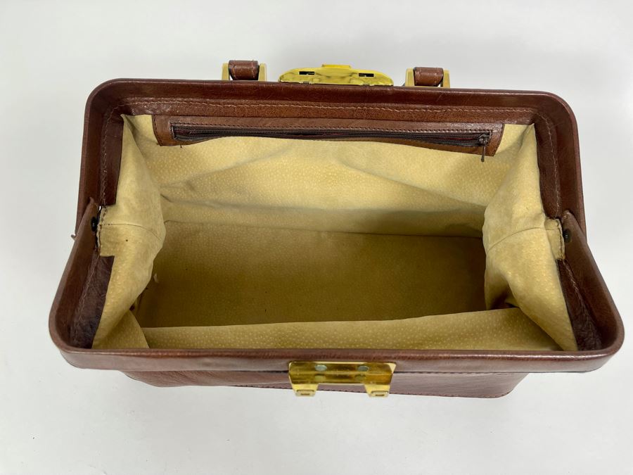 Leather Doctors Bag With Key 14.5W X 7D X 8.5H [Photo 9]