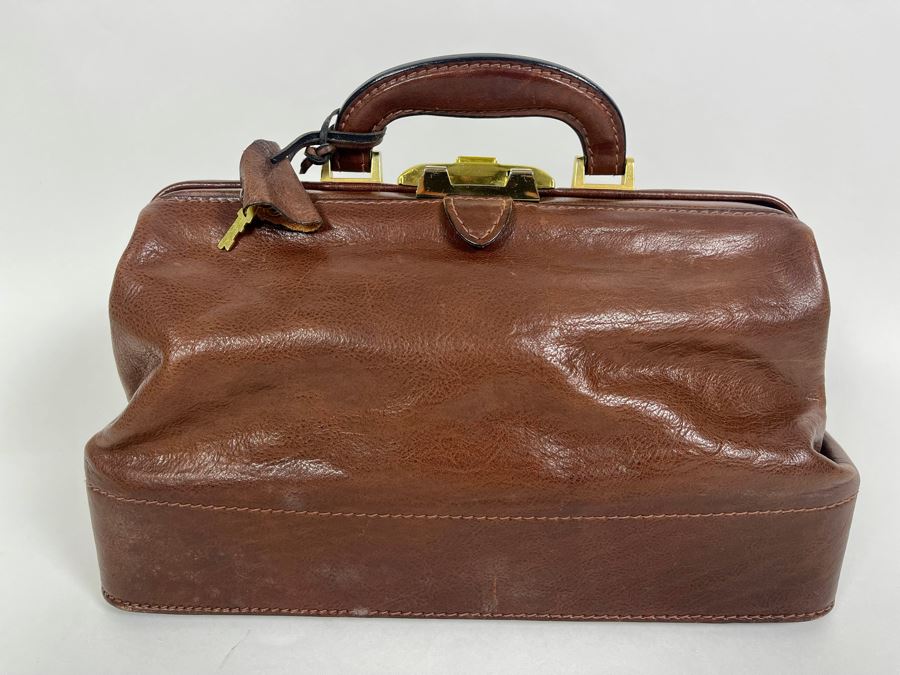 Leather Doctors Bag With Key 14.5W X 7D X 8.5H [Photo 2]
