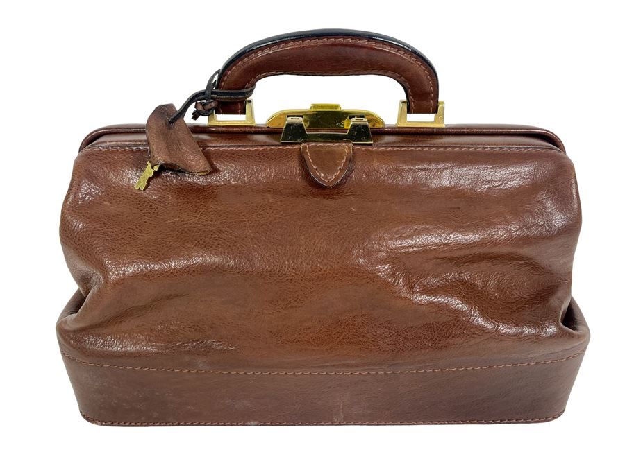 Leather Doctors Bag With Key 14.5W X 7D X 8.5H [Photo 1]