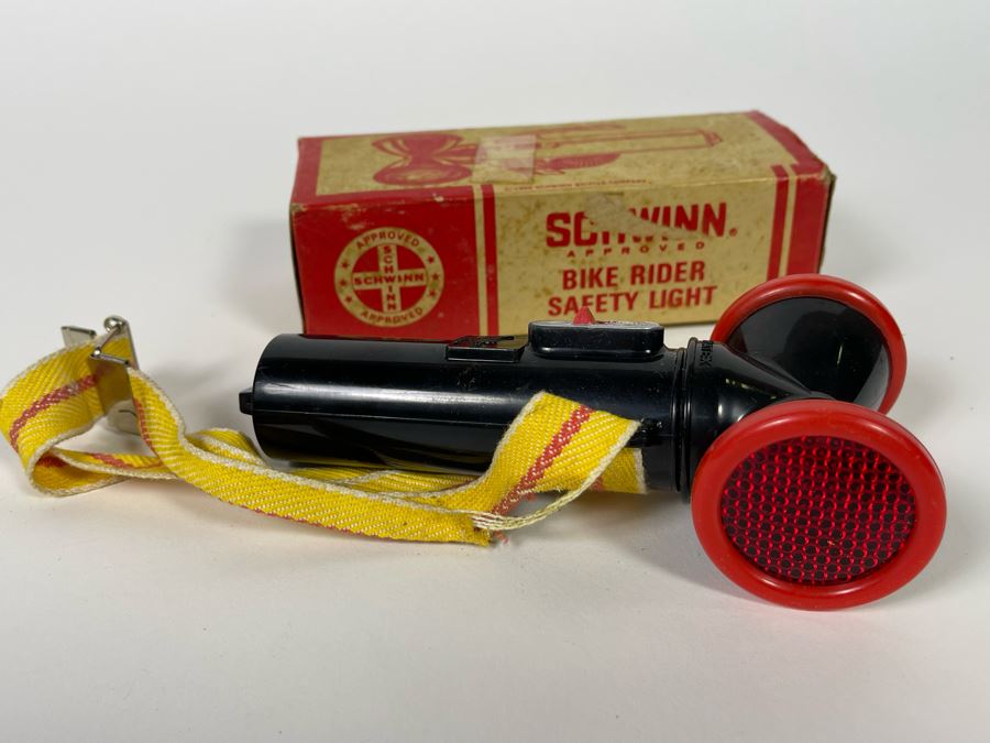 Vintage 1974 Schwinn Bike Rider Safety Light Part No 05 816 [Photo 2]