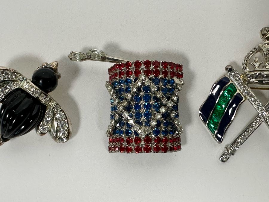 Costume Jewelry Lot Including Bauer Drum And Carolee Flags [Photo 5]