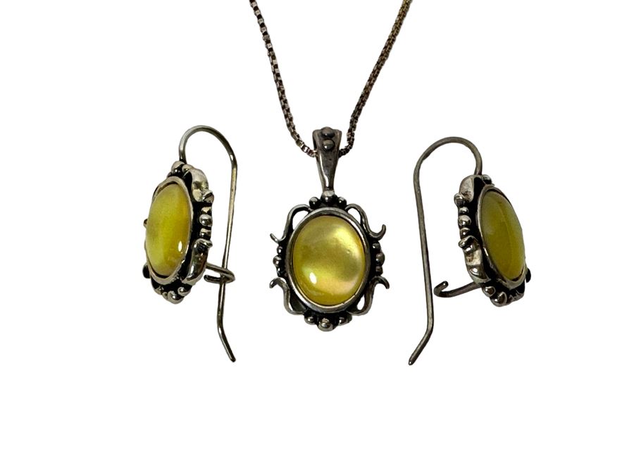 Sterling Silver Pendant With 18' Sterling Chain And Matching Sterling Earrings 7.7g [Photo 2]