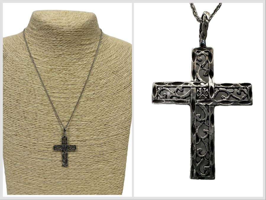 Sterling Silver Cross Pendant With Sterling 18' Chain Necklace 3.8g [Photo 1]