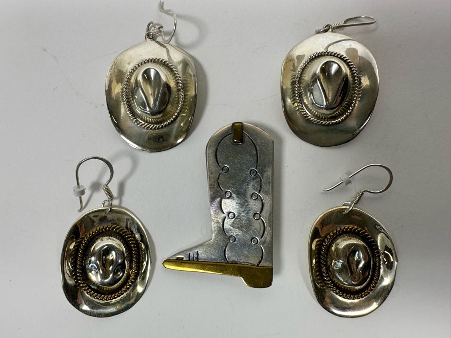 Two Pair Of Sterling Silver Cowboy Hat Earrings And Cowboy Boot Pin Brooch 31.5g [Photo 2]